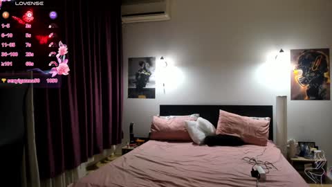 Lora online show from January 11, 2025, 3:20 pm