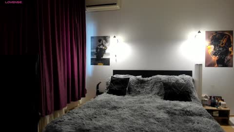 Lora online show from January 12, 2025, 10:23 am