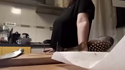 Lora online show from January 25, 2025, 9:25 pm