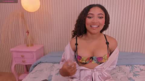 Loraine Rios online show from January 9, 2026, 4:04 am