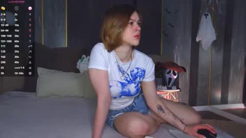 Snapshot of lorapuffs chatting on November 2, 2025, 4:31 pm Lora online show from November 2, 2025, 4:31 pm