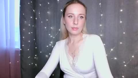 Snapshot of loravine chatting on March 24, 2026, 2:55 pm loravine online show from March 24, 2026, 2:55 pm