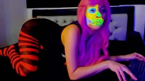 Lore Depp online show from October 27, 2025, 4:05 am