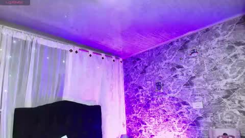 Snapshot of loren_44tits chatting on February 26, 2026, 12:53 am Loren online show from February 26, 2026, 12:53 am