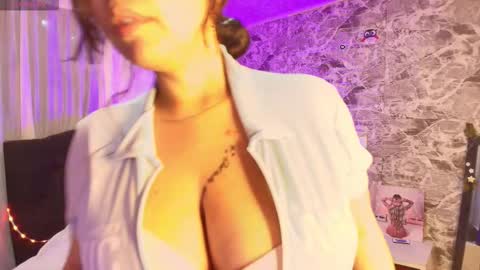 Snapshot of loren_44tits chatting on March 2, 2026, 11:44 pm Loren online show from March 2, 2026, 11:44 pm