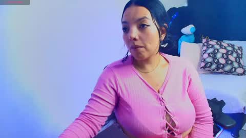 Snapshot of loren_44tits chatting on June 3, 2026, 8:58 pm Loren online show from June 3, 2026, 8:58 pm