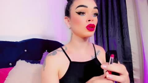 lesly lorena online show from October 9, 2025, 3:15 am