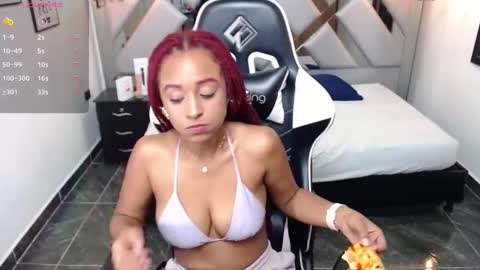 Lorena Vieira  online show from December 15, 2024, 11:09 pm