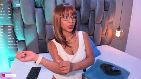 Lorena Vieira  online show from January 24, 2025, 10:19 pm