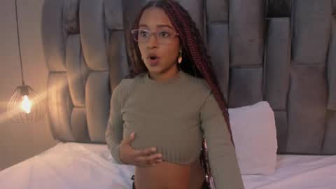 Lorena Vieira  online show from March 7, 2025, 7:27 pm