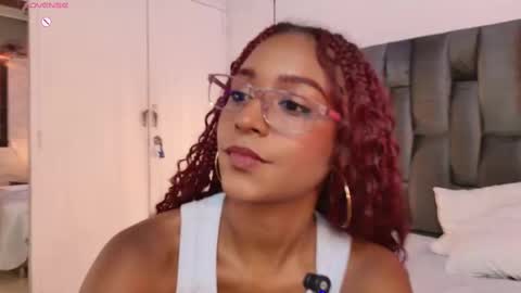 Lorena Vieira  online show from September 23, 2025, 8:23 pm