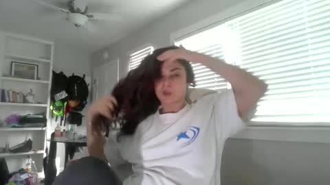 lorenlovely online show from November 18, 2025, 10:36 pm