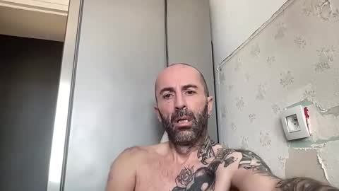 lorenzo44300 online show from January 9, 2026, 1:58 pm