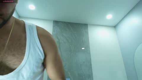 Snapshot of lorenzo_walker_ chatting on June 8, 2026, 5:35 pm L O R E N Z O Thumbs Up help online show from June 8, 2026, 5:35 pm