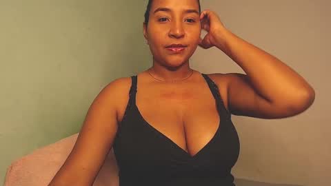 Snapshot of loretta_ chatting on January 19, 2025, 2:25 am Loretta Gmez online show from January 19, 2025, 2:25 am