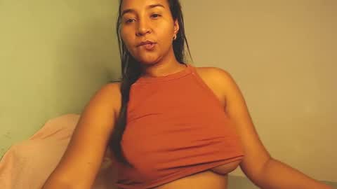Snapshot of loretta_ chatting on January 20, 2025, 2:32 am Loretta Gmez online show from January 20, 2025, 2:32 am