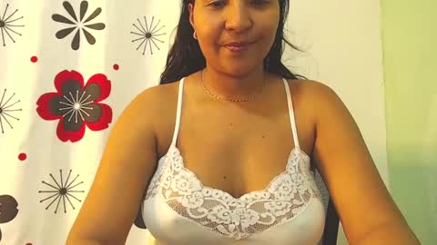 Snapshot of loretta_ chatting on February 16, 2025, 1:36 am Loretta Gmez online show from February 16, 2025, 1:36 am