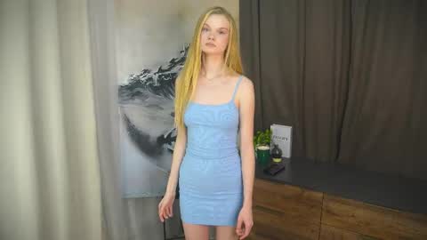 Snapshot of lorettabenzing chatting on October 24, 2025, 1:35 am Hello my name Nika Im glad to see you in my room online show from October 24, 2025, 1:35 am