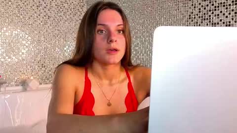 Chloe for Fan BlackHole online show from October 5, 2025, 6:50 pm