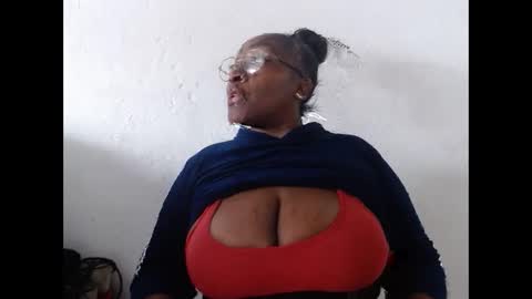 loretybighot online show from February 5, 2025, 5:09 pm