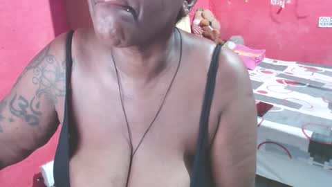 Snapshot of loretybighot chatting on February 1, 2026, 12:15 pm loretybighot online show from February 1, 2026, 12:15 pm