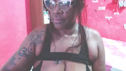 Snapshot of loretybighot chatting on February 28, 2026, 3:24 pm loretybighot online show from February 28, 2026, 3:24 pm