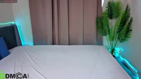 LORI online show from April 13, 2026, 1:11 am