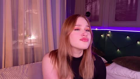 Snapshot of lori_mason chatting on December 8, 2024, 7:43 pm Lori online show from December 8, 2024, 7:43 pm