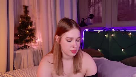 Snapshot of lori_mason chatting on December 21, 2024, 8:10 pm Lori online show from December 21, 2024, 8:10 pm