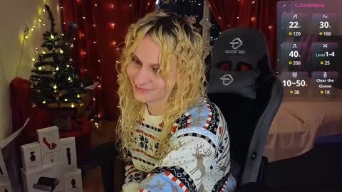 Snapshot of lori_myaf chatting on December 27, 2024, 2:12 pm Lori -----------------------------------    online show from December 27, 2024, 2:12 pm