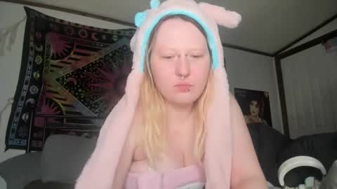 Lori Critter online show from December 18, 2025, 1:11 am