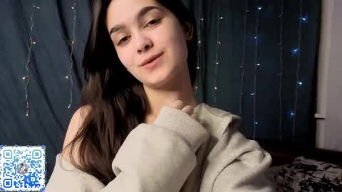 Nicole online show from April 10, 2026, 7:29 pm