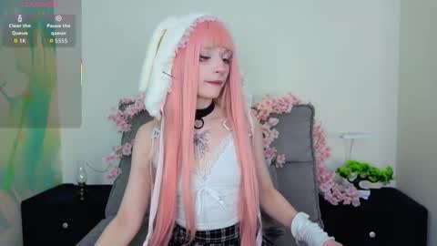 Ivy online show from September 17, 2025, 8:27 am