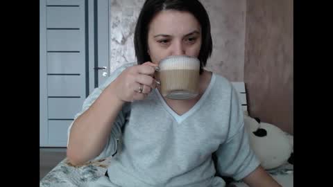 LorraGrey online show from December 17, 2025, 6:52 am