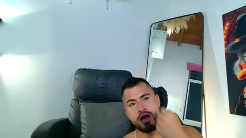 Snapshot of los_juanes chatting on March 27, 2026, 8:26 am JUAN JUAN online show from March 27, 2026, 8:26 am