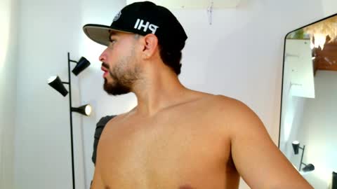 Snapshot of los_juanes chatting on April 9, 2026, 3:17 am JUAN JUAN online show from April 9, 2026, 3:17 am