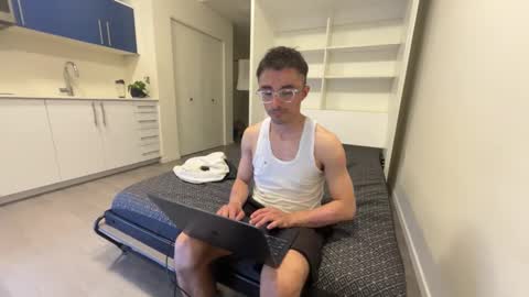 lostpuppyboy online show from October 19, 2025, 9:32 am