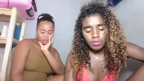 Snapshot of louane98 chatting on February 5, 2026, 9:03 am louane98 online show from February 5, 2026, 9:03 am