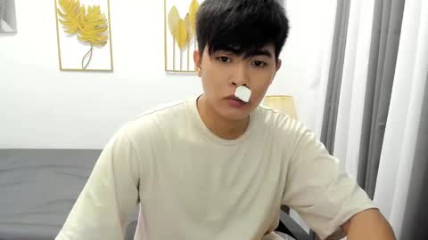 Snapshot of louie_cute_asian chatting on February 22, 2025, 5:12 am Kylie online show from February 22, 2025, 5:12 am
