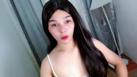 louilalicious online show from November 5, 2025, 9:20 am