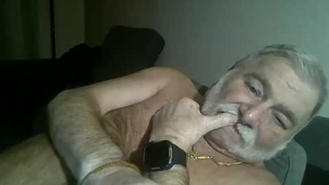 louis_chokdee online show from December 20, 2024, 6:02 pm