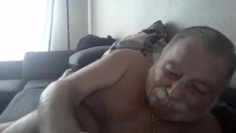 louis_chokdee online show from February 28, 2025, 4:31 pm