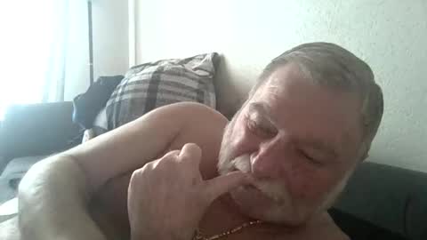 louis_chokdee online show from March 10, 2025, 3:52 pm