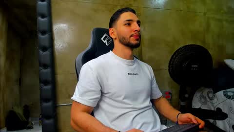 Louis online show from March 8, 2025, 7:31 pm