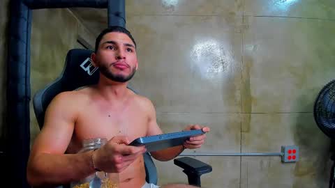 Louis online show from March 12, 2025, 1:58 am