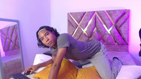 Snapshot of louis_hardstar chatting on January 9, 2025, 8:22 pm Louis Valdz online show from January 9, 2025, 8:22 pm