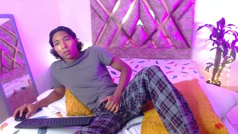 Snapshot of louis_hardstar chatting on January 24, 2025, 2:30 pm Louis Valdz online show from January 24, 2025, 2:30 pm
