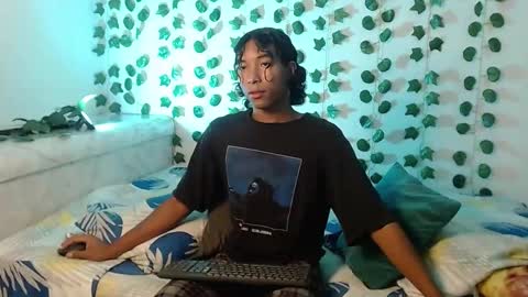 Snapshot of louis_hardstar chatting on February 20, 2025, 8:36 pm Louis Valdz online show from February 20, 2025, 8:36 pm
