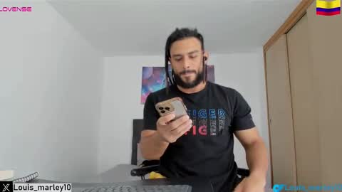 Snapshot of louis_marley_ chatting on February 18, 2025, 8:47 pm louis_marley_ online show from February 18, 2025, 8:47 pm