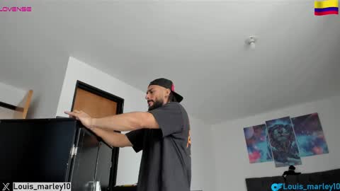 Snapshot of louis_marley_ chatting on February 20, 2025, 4:25 pm louis_marley_ online show from February 20, 2025, 4:25 pm